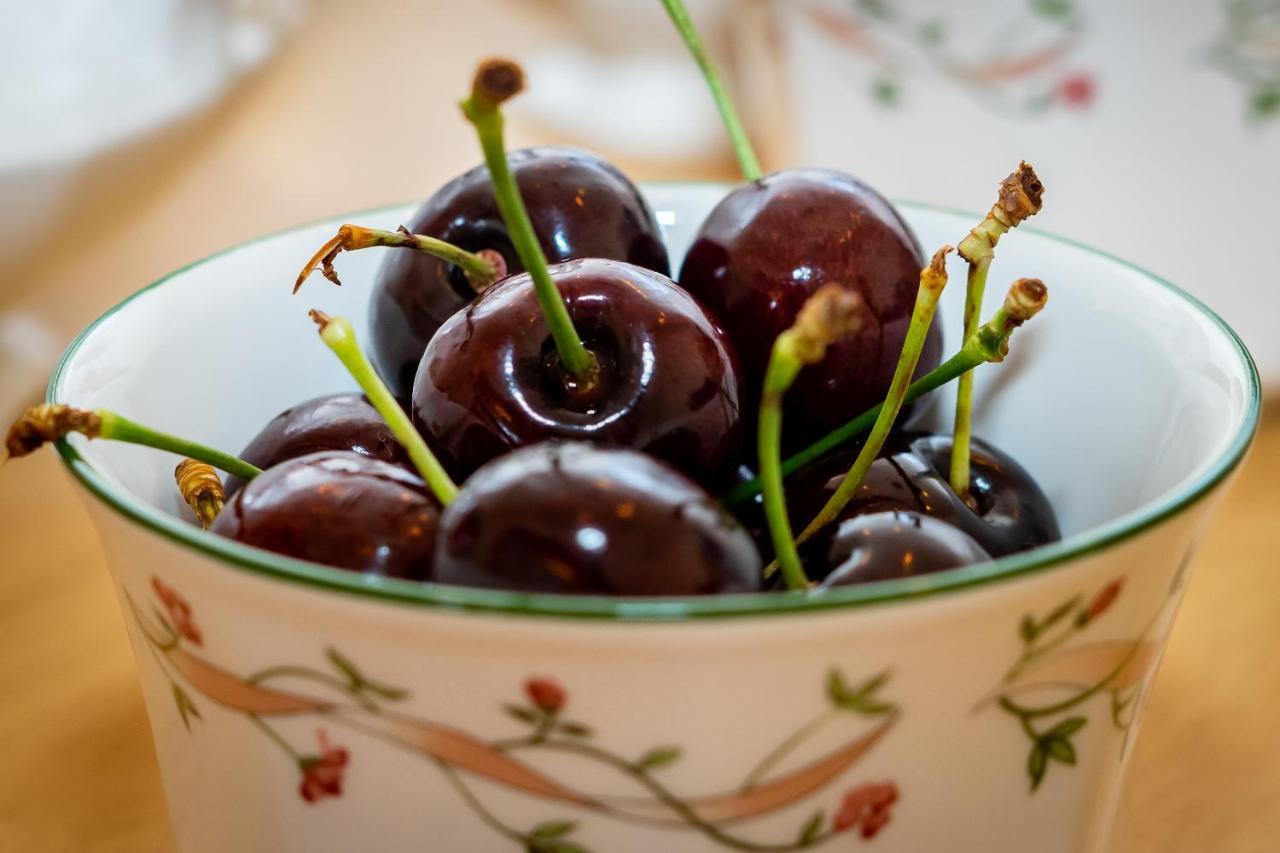 Red Cherry House Вотфорд Екстер'єр фото